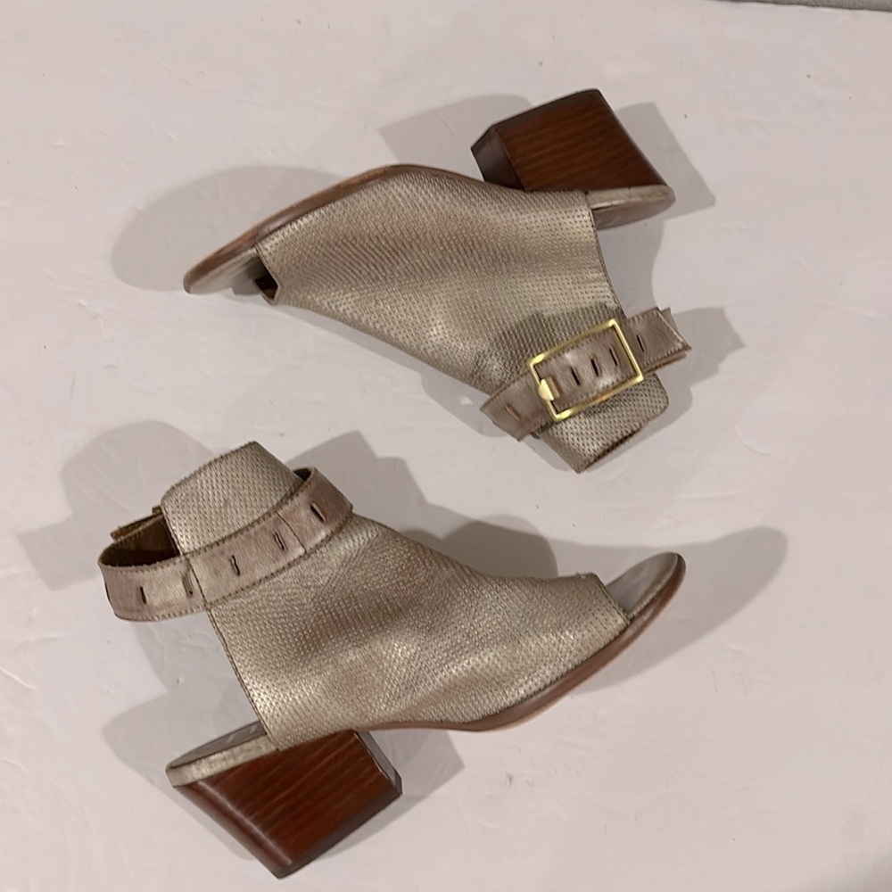 Nicole Antique Gold Leather Talullah Open Toe Open Heel Shootie - Size 6.5 - Picture 4 of 7